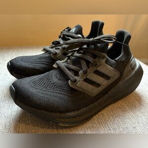 ADIDAS ULTRABOOST Light Running Shoes Women’s Size 6